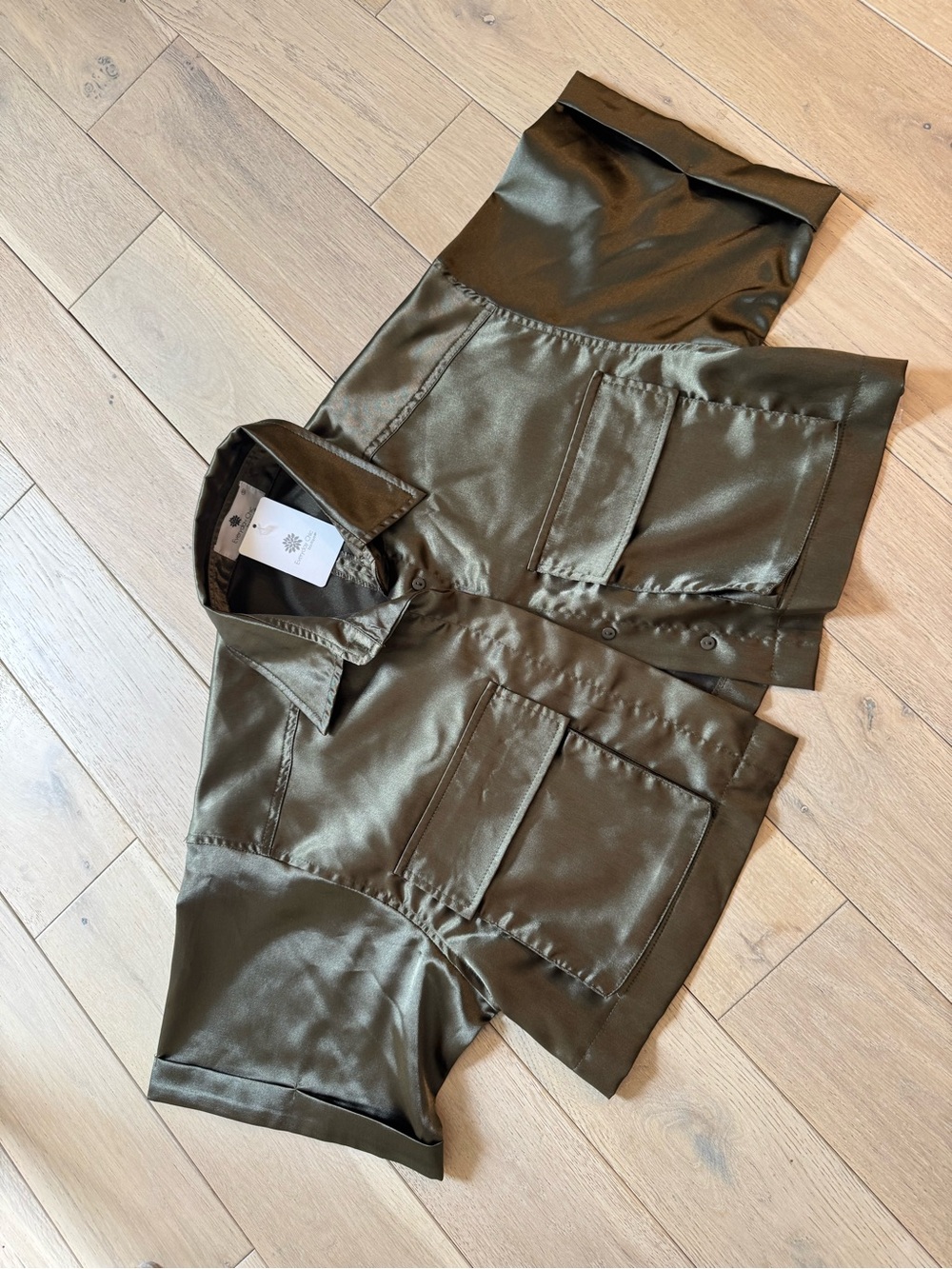 Silk-Feel Short Sleeve Blouse in Olive Green